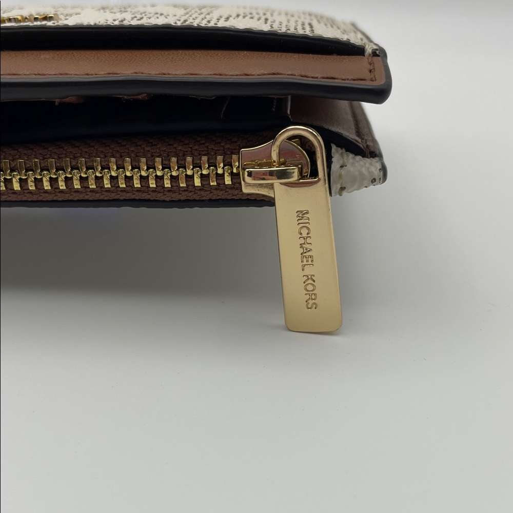 NWOT Michael Kors Tan and Cream Logo Compact Wallet - Picture 5 of 9